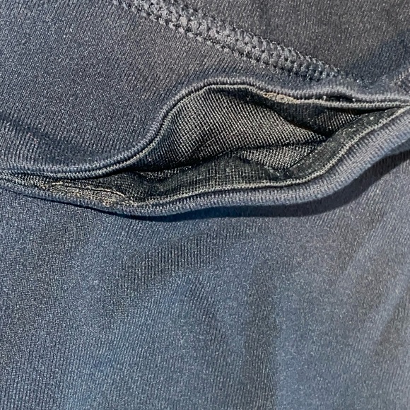 Lululemon Woman’s Cropped Leggings Size 8 - Picture 8 of 9